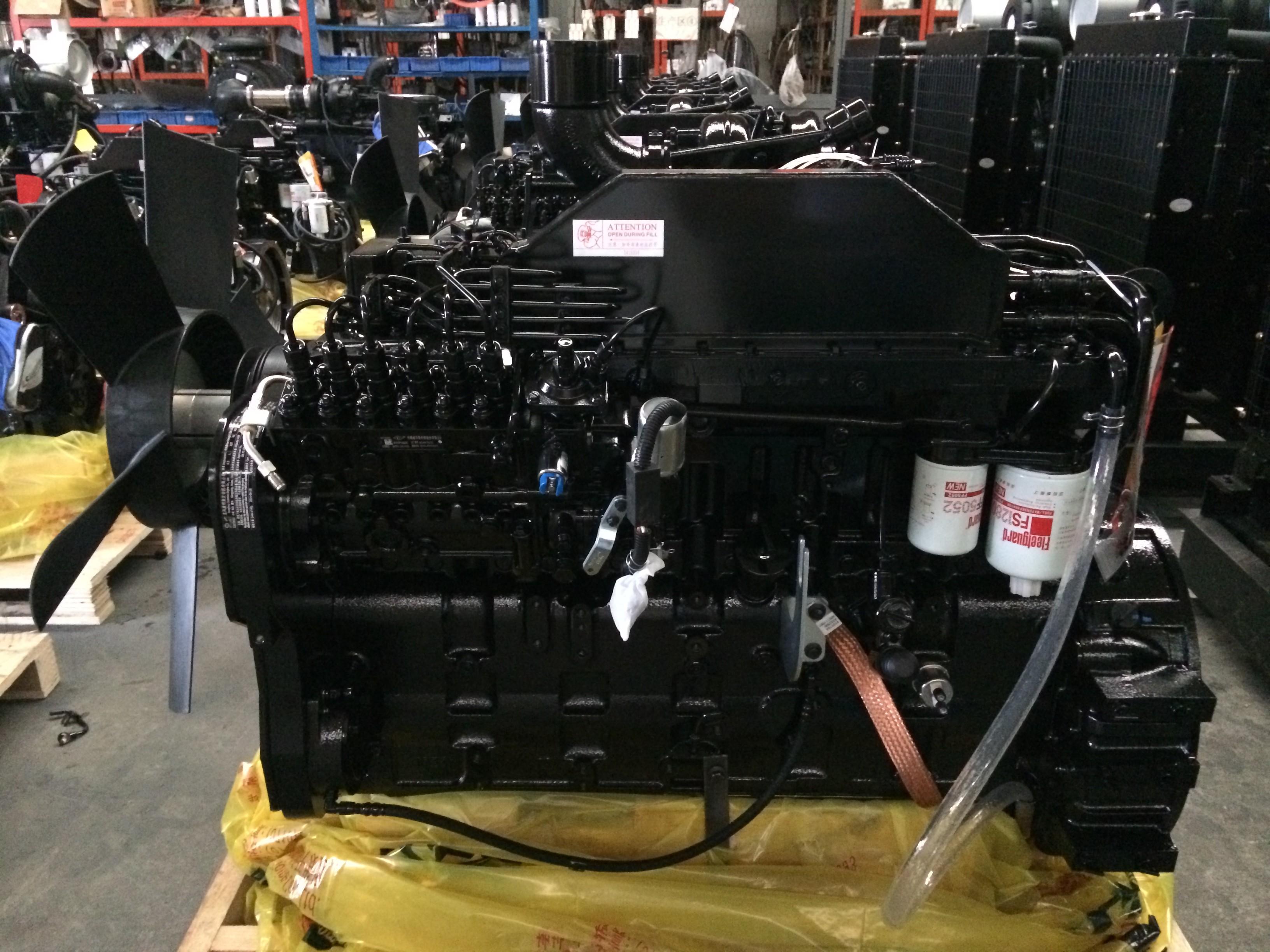 康明斯 6CTA8.3-C240 柴油泵组发动机